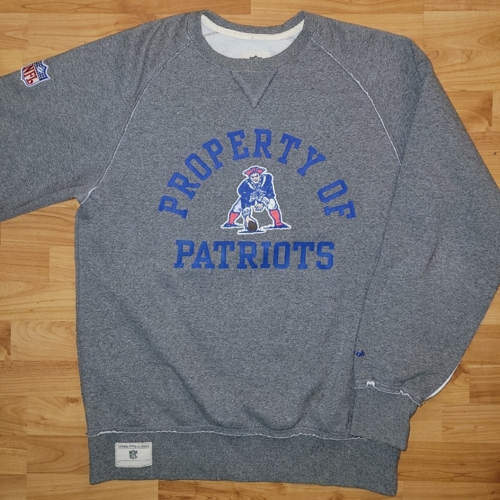 Reebok New England Patriots LARGE Sweatshirt Retro Style NFL Gray Crewneck